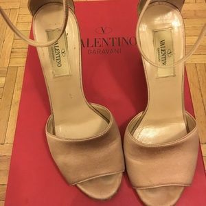 Valentino Satin pinkish nude heel
